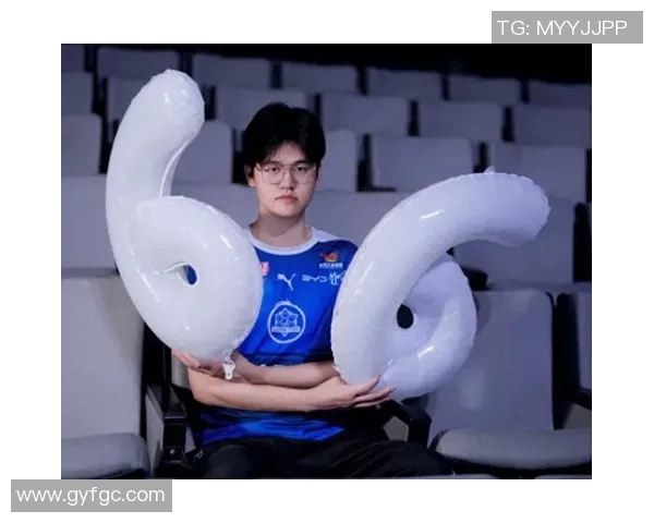 FPX战队荣耀之路：从崛起到冠军杯的辉煌征程